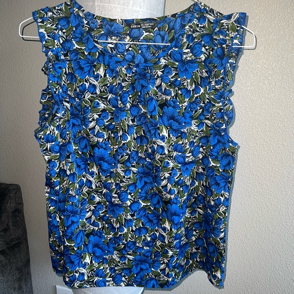 Ruffle Trim Floral Top - Picture 6 of 6